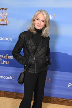 Kuzey Hollywood, CA USA. 8 Kasım 2025. Deidre Hall, Hayatımızın Günleri 60. yıldönümü kutlamalarında.