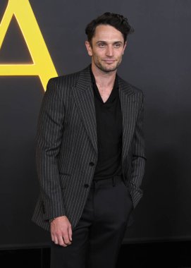 Hollywood, CA USA. 28 Ekim 2025. HBO LA Premiere Organizasyonu 'nda Colin Woodell. Fotoğraf: Michael Mattes