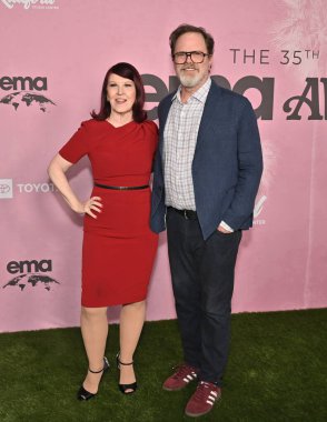 Studio City, CA USA. 11 Ekim 2025. Kate Flannery, Rainn Wilson 35. EMA Ödülleri Galasında