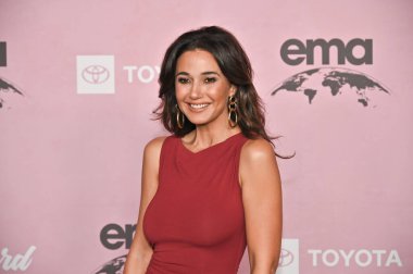 Studio City, CA USA. 11 Ekim 2025. Emmanuelle Chriqui 35. EMA Ödülleri Galasında