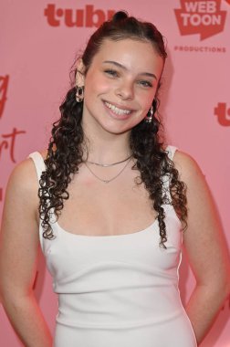 Batı Hollywood, CA USA. 5 Şubat 2026. Tubis Öpüşme 'nin Los Angeles galasında Rosalie Turmel işin kolay kısmı.