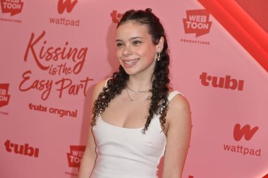 Batı Hollywood, CA USA. 5 Şubat 2026. Tubis Öpüşme 'nin Los Angeles galasında Rosalie Turmel işin kolay kısmı.