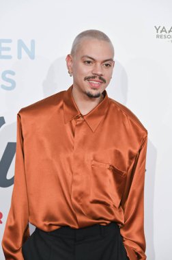 Hollywood, CA USA. 1 Şubat 2026. Evan Ross, Janie Grammy Ödülleri İzleme Partisi 'nde 7.