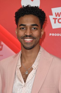 Batı Hollywood, CA USA. 5 Şubat 2026. Roshahn Dhore 'un Los Angeles' taki galasında Tubis Kissing 'in kolay kısmı.