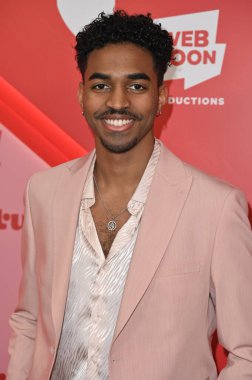 Batı Hollywood, CA USA. 5 Şubat 2026. Roshahn Dhore 'un Los Angeles' taki galasında Tubis Kissing 'in kolay kısmı.