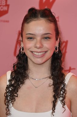 Batı Hollywood, CA USA. 5 Şubat 2026. Tubis Öpüşme 'nin Los Angeles galasında Rosalie Turmel işin kolay kısmı.