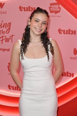 Batı Hollywood, CA USA. 5 Şubat 2026. Tubis Öpüşme 'nin Los Angeles galasında Rosalie Turmel işin kolay kısmı.