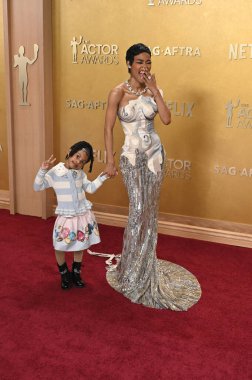 Los Angeles, CA USA. 1. Mar 2026. Teyana Taylor, Rose Shumpert Sokağı 32. Senelik Tiyatro Oyuncuları Birliği Aktör Ödülleri 'nde.