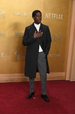 Los Angeles, CA USA. 1. Mar 2026. Damson Idris 32. Geleneksel Sinema Oyuncuları Birliği Aktör Ödülleri 'nde