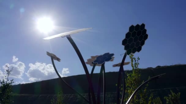 Solární Panely Navržené Tvaru Květin Solární Panely Vyrábějící Elektřinu — Stock video