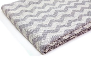 Peshtemal Türk havlusu spa, plaj, havuz, hafif seyahat, sağlıklı moda ve hediyeler için renkli tekstil katlandı. Geleneksel Türk hamamı malzemesi, eşarp