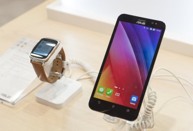 Mobil Dünya Kongresi 2015. Asus Zenfone 2