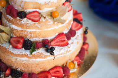 Taze meyve ile tatlı pasta