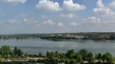 Mavi gökyüzü ve bulutlar Timelapse