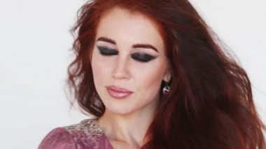 Rüzgar Studio poz kız yüz görünümünü kapat