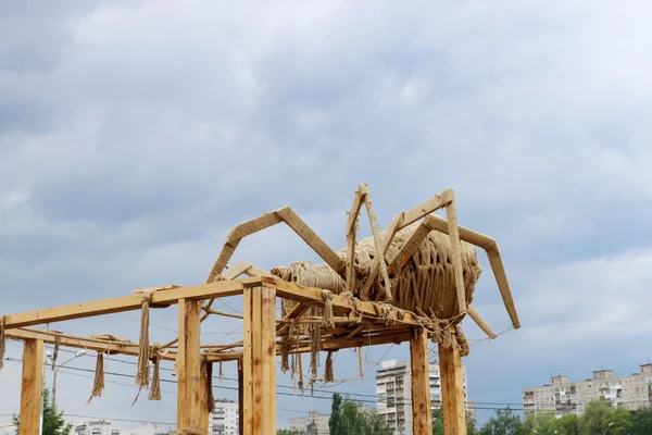 PERM, RUSSIA - JUNE 18, 2014: Rope sculpture Spider — Stock Photo, Image