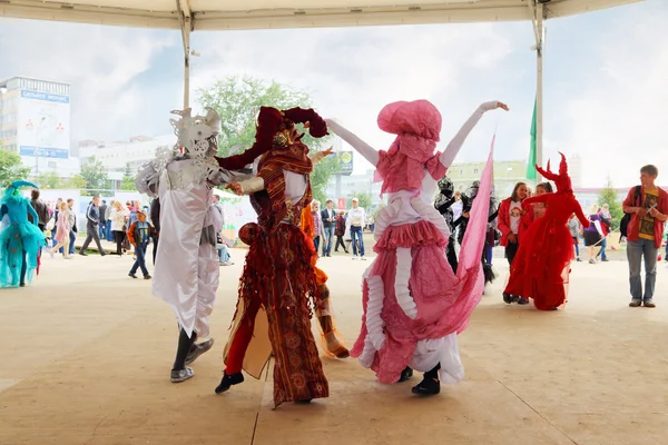PERM, RÚSSIA - JUN 15, 2014: Pessoas em trajes de dança — Fotografia de Stock