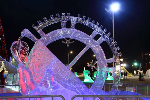 PERM, RUSSIA - JAN 26, 2015: Ice sculpture Mechanism in Ice town — Stock Photo, Image
