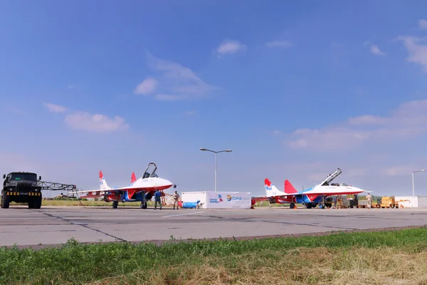 Perm, Ρωσική Ομοσπονδία - 27 / 06/2015: Προετοιμασία για απογείωση αεροσκαφών — Φωτογραφία Αρχείου