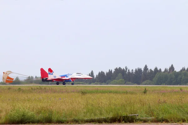 Perm, Rusko - 27 června 2015: Přistání Mig 29 Swift na airshow — Stock fotografie