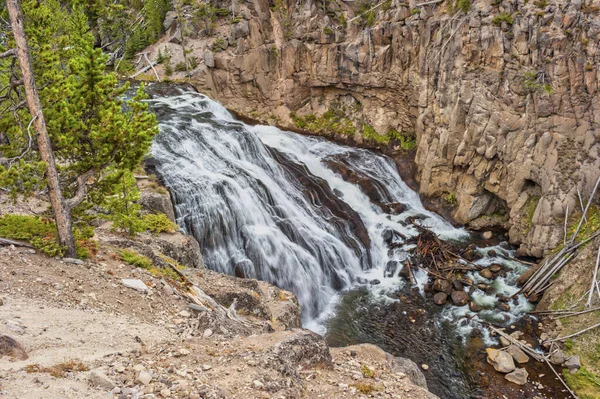 Gibbon Falls in Yellowstone National Park in Wyoming in the USA — Stock Photo, Image