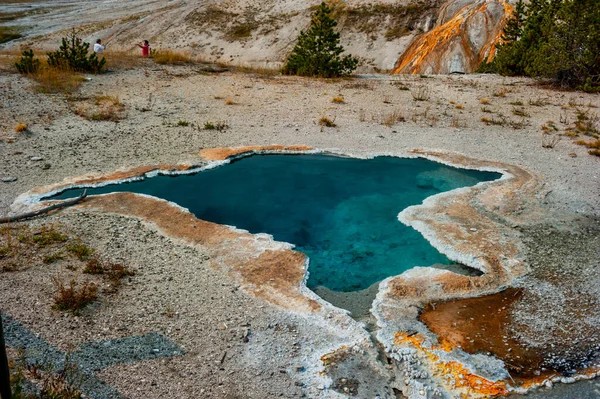 Blue Star Spring Horní Gejzírové Pánvi Jedním Nejkrásnějších Bazénů Yellowstone — Stock fotografie