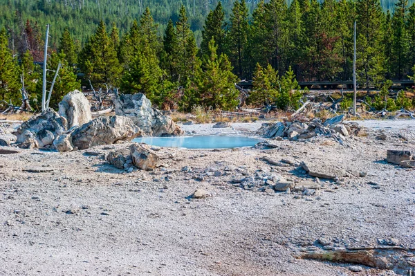 Tief Azurblaue Thermalquellen Yellowstone National Park Hochwertiges Foto — Stockfoto