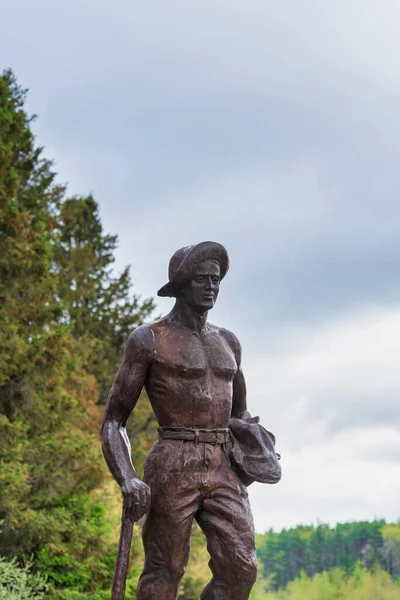 Estátua fora do Museu CCC no North Higgins Lake State Park — Fotografia de Stock
