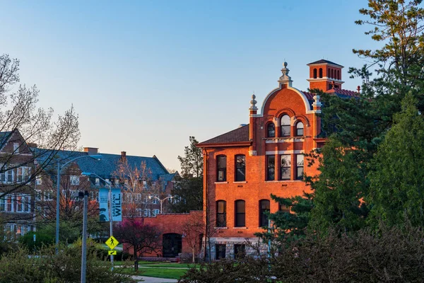 Zicht op de historische Marshall-Adams Hall op de campus van Michigan State University — Stockfoto