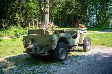 ROGERS ŞEHRİ, MI-16 Temmuz: 16 Temmuz 2021 'de Rogers City' de klasik 2. Dünya Savaşı Jeep Willis. 