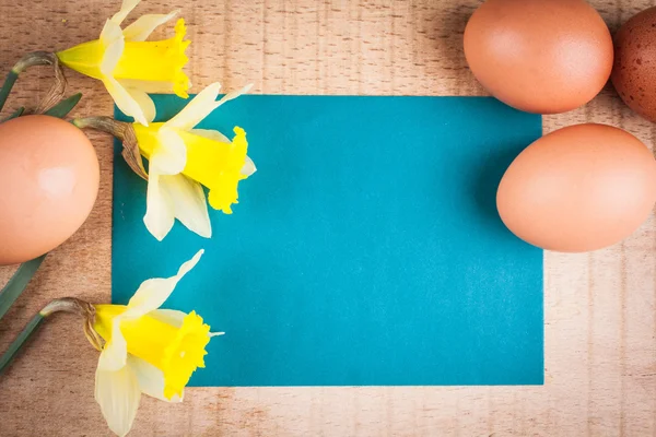 Easter eggs on the wooden table — Stock Photo, Image