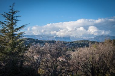 Mougins, Güney Frangı içinde tarihi kent merkezinin görünümü