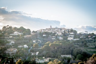 Mougins, Güney Frangı içinde tarihi kent merkezinin görünümü