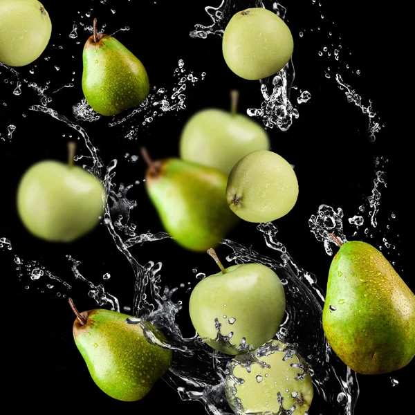 Apples, pears fruits and Splashing water — Stock Photo, Image