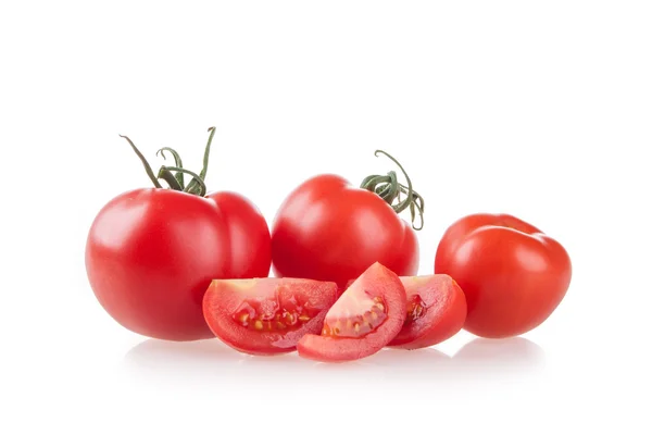 Tomates aislados sobre fondo blanco —  Fotos de Stock