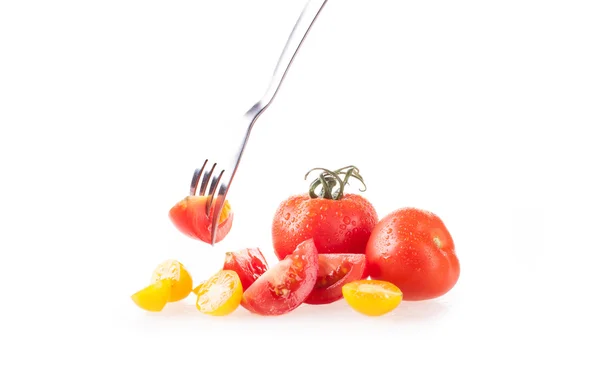 Tomates aislados sobre fondo blanco —  Fotos de Stock