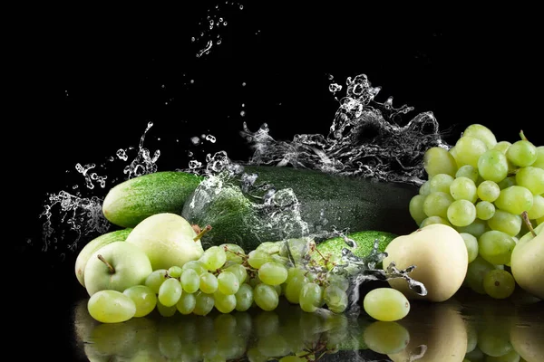 Water Splash Fruits Vegetables Black Background Apple Cucumber Apricot Grapes — Stock Photo, Image