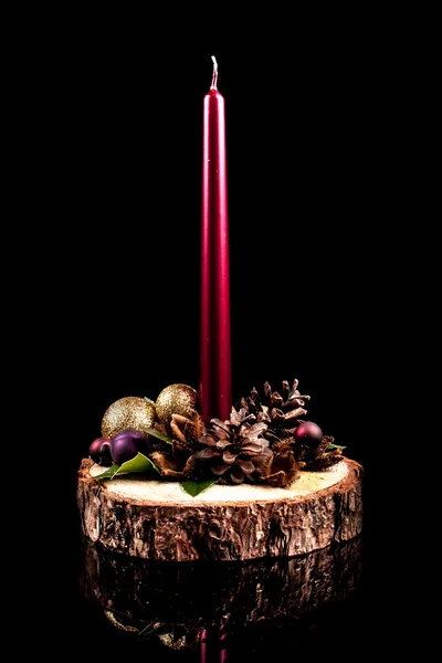 黑色背景上的圣诞蜡烛 — 图库照片