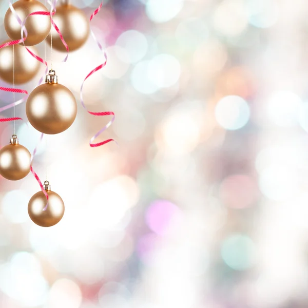 Gold ornament på en guld bakgrund jul — Stockfoto