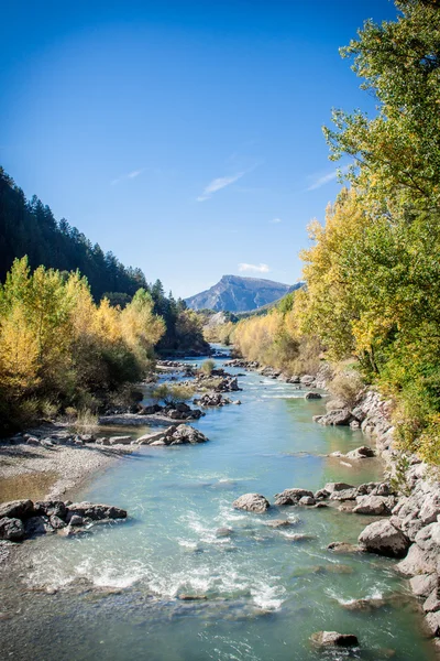 Fiume tra le rocce a Castellane — Foto Stock