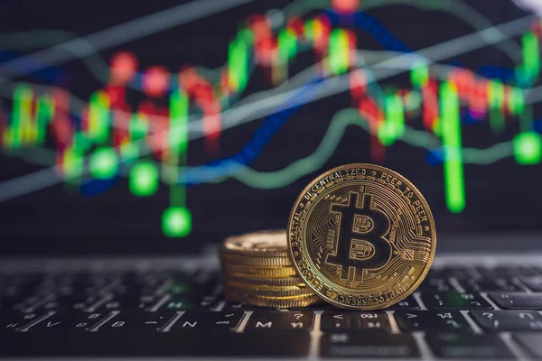 Bitcoin Moneda Oro Fondo Gráfico Desenfocado Concepto Moneda Virtual — Foto de Stock