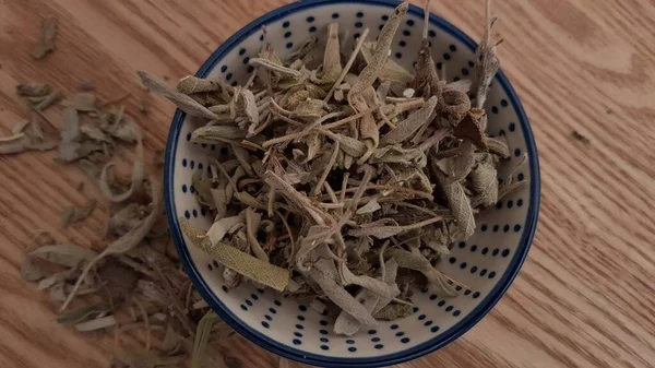 Αυτά Αποξηραμένα Φύλλα Φασκόμηλου Είναι Έτοιμα Για Χρήση Στο Τσάι — Φωτογραφία Αρχείου