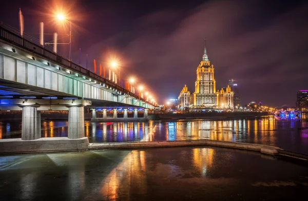 Noche en la ciudad — Foto de Stock