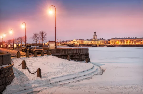 Vinter kväll stad — Stockfoto