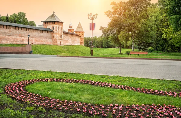 Novgorod Kremlin'in kuleleri