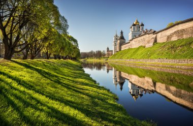 Çizgili kıyıya yakın yerde Kremlin