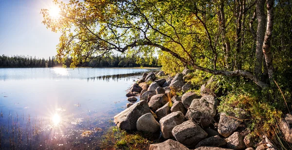 Stone pobřeží bílé moře — Stock fotografie