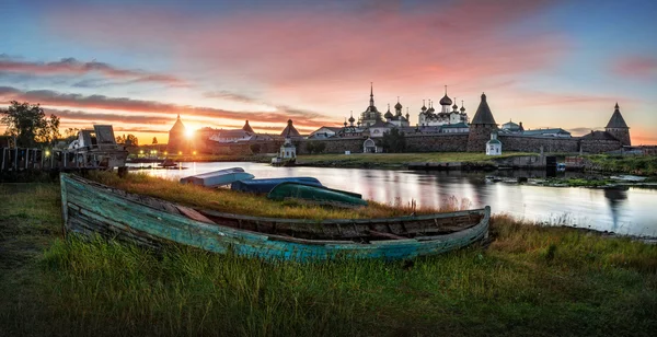 Gece Solovetsky Manastırı