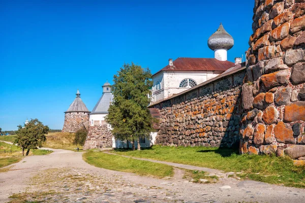 Πέτρινοι Πύργοι Και Ναοί Της Μονής Solovetsky Στα Νησιά Solovetsky — Φωτογραφία Αρχείου