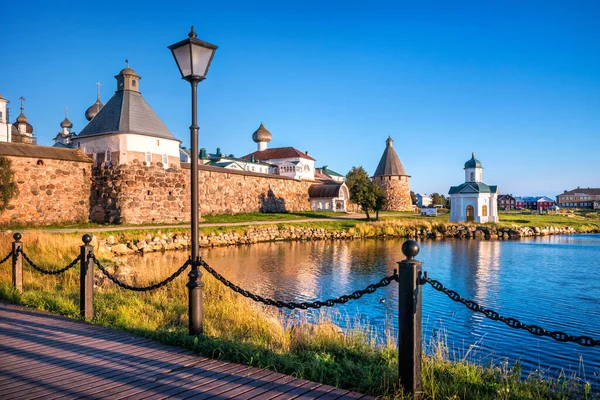 Vista Mosteiro Solovetsky Cais Baía Prosperidade Nas Ilhas Solovetsky Uma — Fotografia de Stock